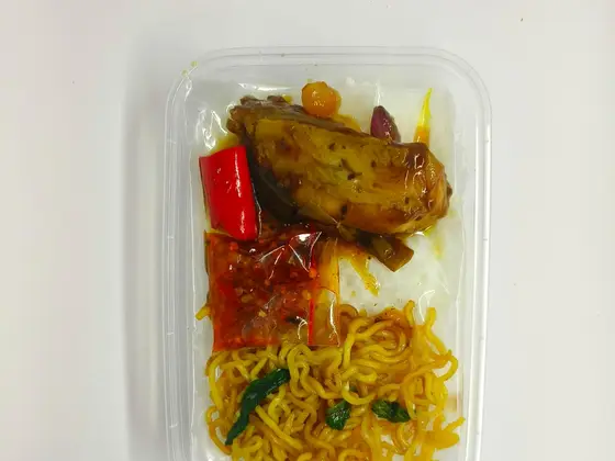 Nasi Ayam Saus Inggris