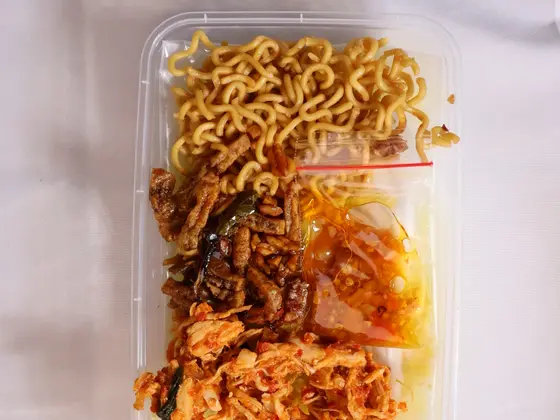 Nasi Kuning Ayam Suwir